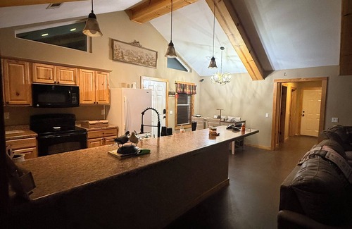 Ozark Cabin | Secluded Cabin on 30 acres w 2 BR 2 baths
