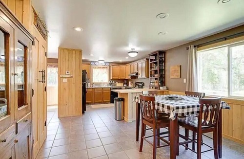 Ingalls Cabin | Secluded Cabin on 40 acres with a hot tub.