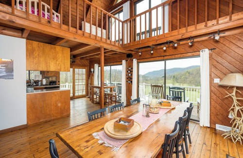 Lovingston Cabin | Secluded Cabin– Pool w/Mountain Views