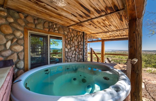 Canon City Cabin | Secluded Cabin Retreat For The Whole Family Near Royal Gorge and Local Amenities