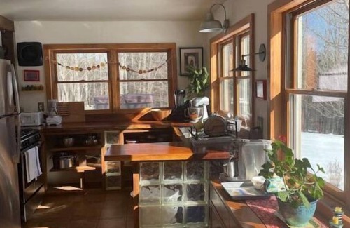 Fleischmanns House | Secluded Cabin w/Chefs Kitchen & New Hot Tub!