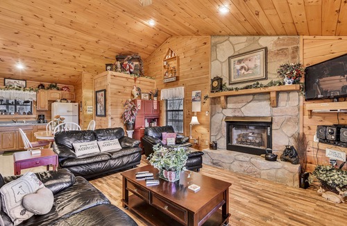 Gatlinburg - Pigeon Forge Cabin | Secluded Cabin w/Hot Tub, WiFi, Close to Town, Pool Table + Free Ticket Package