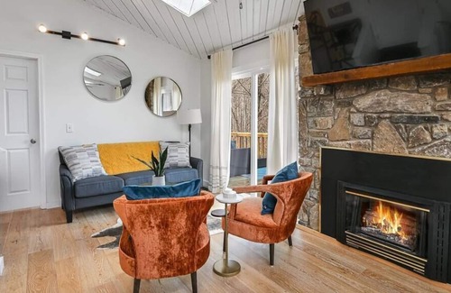Canton House | Secluded Cabin with Mountain Views & Hot Tub
