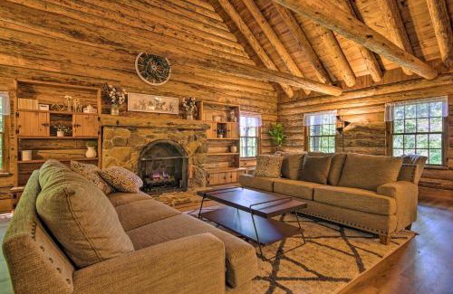 Pickens House | Secluded Cabin with Spacious Kitchen and Dining Area!