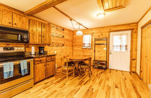 Bryson City Cabin | Secluded cabin with views/creek/wifi near GSMNP