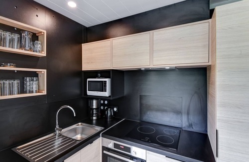 Hourtin Ski Chalet | Secluded Chalet in Hourtin with Swimming Pool