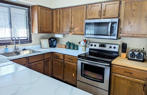 Michaywe House | Secluded Chalet in Michaywe w/pool access. Golf + Ski/Snowmobile paradise.