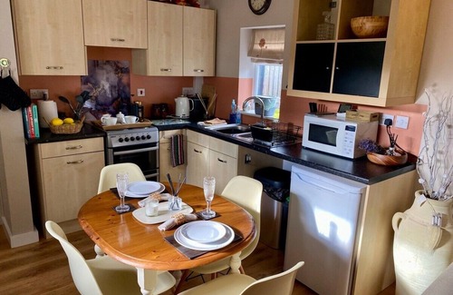 Moreton Apartment | Secluded Countryside Retreat for Four, Gloucester