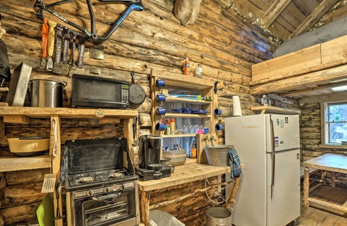 Mancos Apartment | Secluded Colorado Cabin - Fire Pit & Hiking Trails