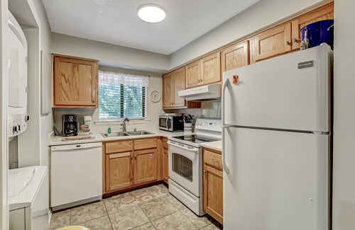 Fernandina Beach Condo | Secluded Condo with Peaceful Wooded Views and Easy Access to the Beach by RedAwning
