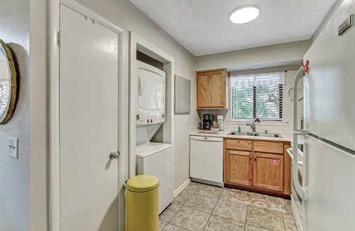 Fernandina Beach Condo | Secluded Condo with Peaceful Wooded Views and Easy Access to the Beach by RedAwning