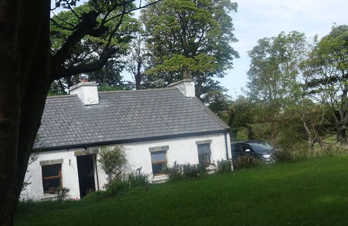 Gortahork House | Secluded cottage in stunning mountain scenery near village