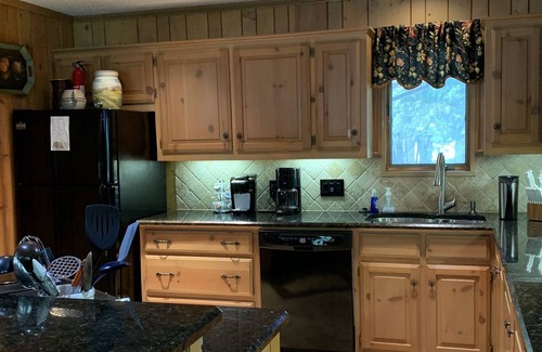 Gordonville Cottage | Secluded Cottage on a Private Lake