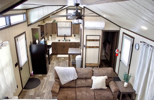 Toledo House | Secluded cottage, sleeps 4, private and peaceful