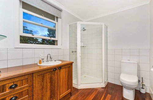 Strathfieldsaye House | Secluded Country Vineyard Estate near Bendigo