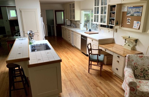 Grass Valley House | Secluded Country Home on Acreage with Pond & Sprawling Lawn