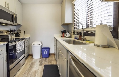 Arborview Neighborhood House | Secluded, Cozy 4BR, A2 Old West Side