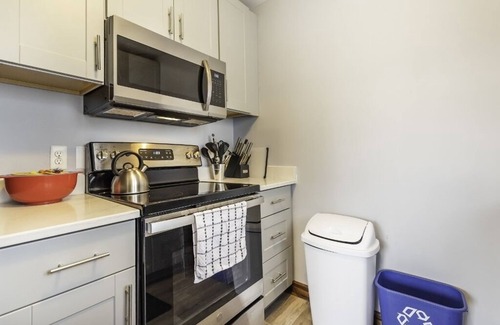 Arborview Neighborhood House | Secluded, Cozy 4BR, A2 Old West Side