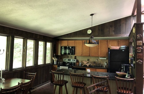 Jamaica Cabin | Secluded, cozy and affordable! Beautiful setting in the woods