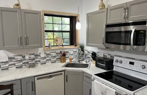 Searcy Apartment | Secluded, cozy and clean retreat only 8 minutes from Harding University!