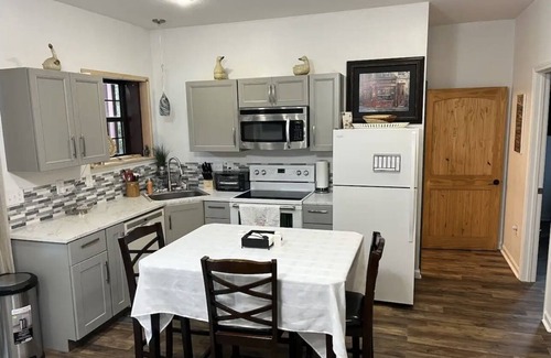Searcy Apartment | Secluded, cozy and clean retreat only 8 minutes from Harding University!