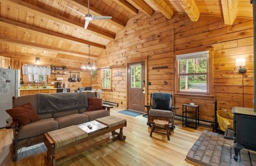 Woodsville Cabin | Secluded Cozy Cabin in Mountain Lake Community!