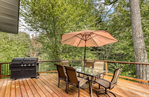 Waitsfield House | Secluded craftsman w/ jetted tub, fireplace, deck & grill!