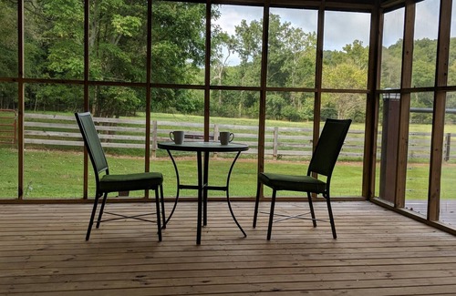 Bethelridge House | Secluded Creekside farmhouse