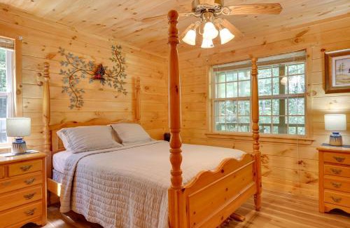 Blairsville House | Secluded Cross Creek Cabin with Deck and Fire Pit!