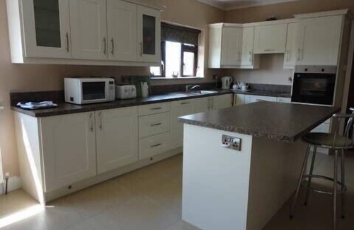 Curracloe House | Secluded Curracloe holiday home, on an acre of enclosed gardens, close to beach