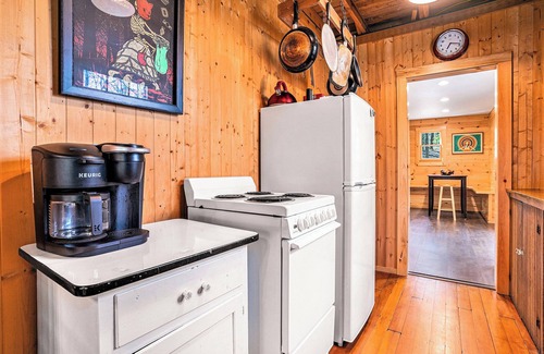 Holland Cottage | Secluded dog-friendly retreat with beach access