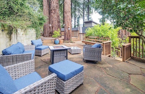 Mill Valley House | Secluded Downtown Modern Lux Retreat in Redwoods