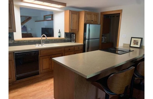 Edmund House | Secluded Driftless Area Getaway on 30 Wooded Acres