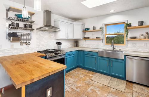Hartsel Cabin | Secluded Estate w/Game Room, 35 Mins to Breck