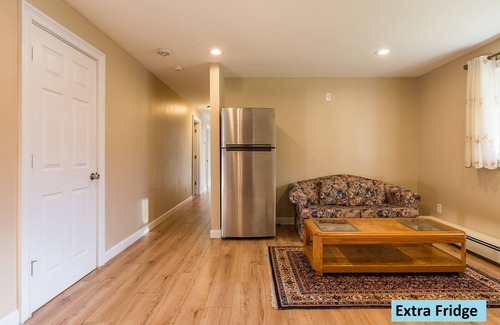 Londonderry House | Secluded Estate with Private Lake, Swimming Pool and Hot Tub
