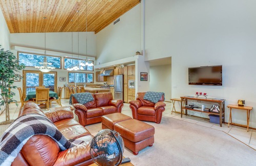 Easton Cabin | Secluded family friendly home w/patio & grill surrounded by pines