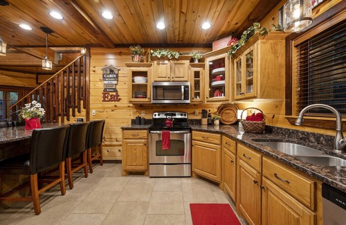 Broken Bow Cabin | Secluded Family Fun! Mountain Cabin w/PoolTable, HotTub, Firepit, Spa BathTub