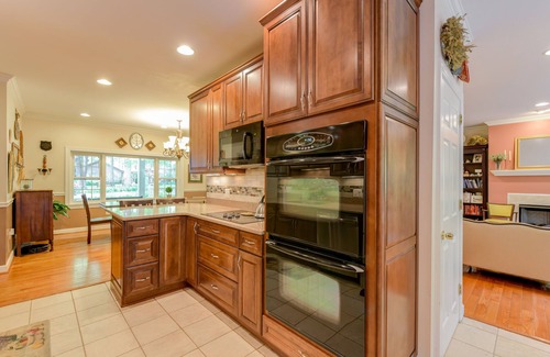 Springfield House | Secluded Family Home 15 Miles To DC