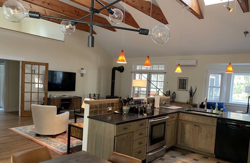 Mount Marion House | Secluded family retreat within minutes of Woodstock village