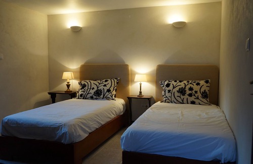 Caramulo Other | Secluded farmhouse on south slope with excellent views and large private pool