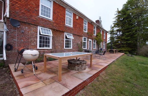 Battle House | Secluded Farmhouse set in 300 acres, sleeps 11 comfortably, and up to 14 people.