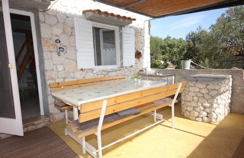 Tkon House | Secluded fisherman's cottage Cove Vitane, Pašman (K-8483)