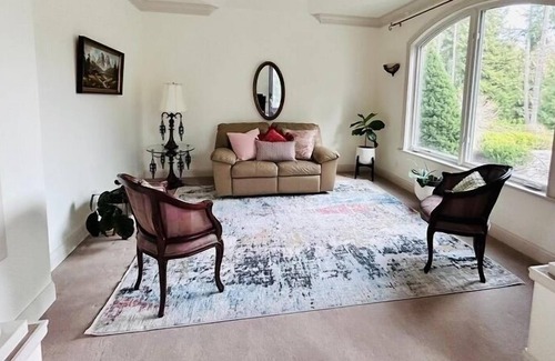 North Creek Villa | Secluded French Renaissance Villa, ready for your family gathering.