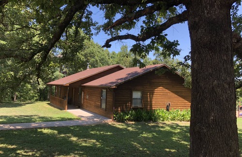 Huntsville House | Secluded Getaway with Private Pool and Panoramic View of the Arkansas Ozarks!
