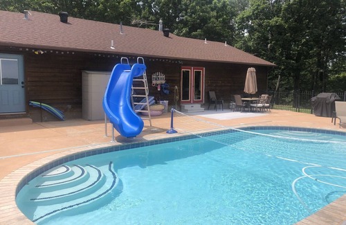 Huntsville House | Secluded Getaway with Private Pool and Panoramic View of the Arkansas Ozarks!