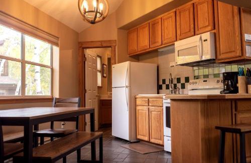 Salida House | Secluded Getaway with Mountain Views along the Arkansas River in Colorado