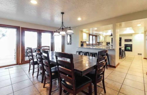 Lapoint House | Secluded gorgeous home. Sleeps 20+. New hot tub.