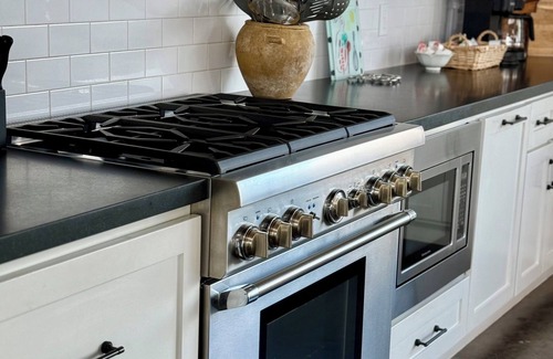 Carmine House | Secluded Group Stay Only 6 Miles to Round Top | Modern Country Retreat