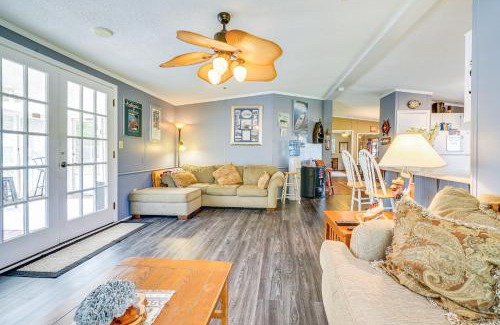 Hampstead House | Secluded Hampstead Vacation Rental with Deck!