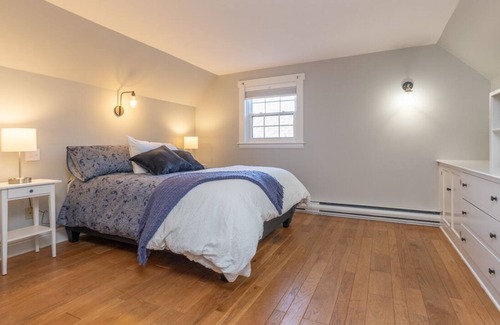 Yarmouth House | Secluded Hidden Gem With 5 Acres in Yarmouth North End
